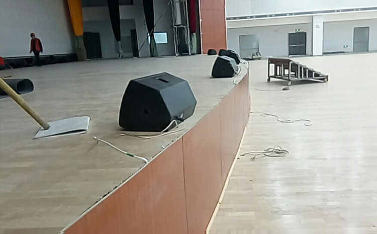 主輔龍骨結構籃球館木地板多少錢一平?