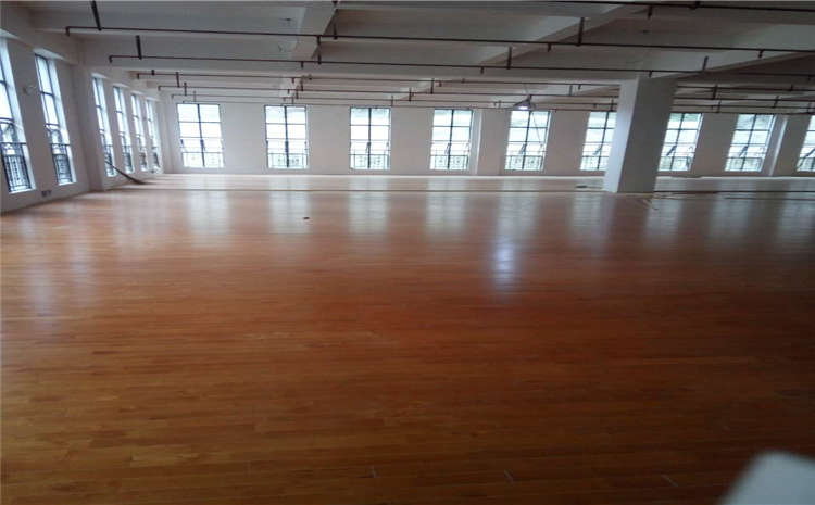 雙層龍骨結構運動木地板價格是多錢？