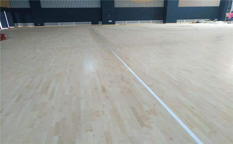 羽毛球館木地板供應(yīng)商怎么選?