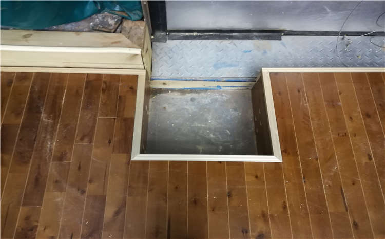 運(yùn)動(dòng)木地板按合同辦事不香嗎?