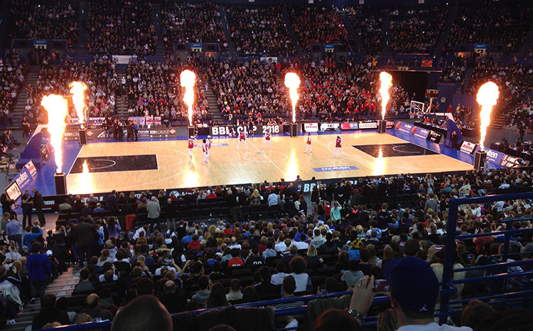 雙層龍骨結(jié)構(gòu)風(fēng)雨操場(chǎng)木地板廠家去哪找?