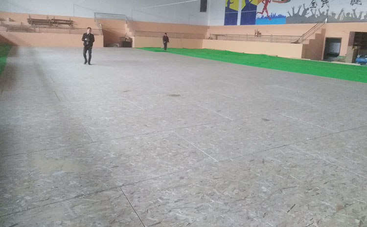 體育木地板漆膜開裂怎么辦？