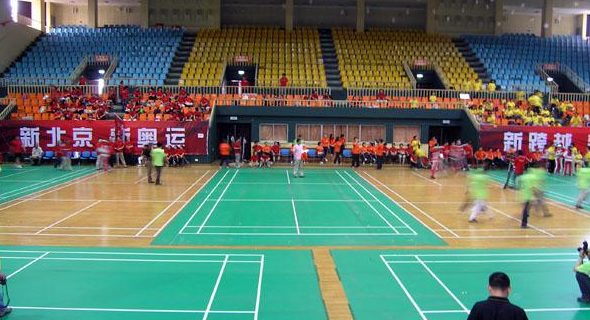 羽毛球場館地板選擇運動木地板的優勢