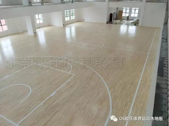 湖北天門杭州華泰小學籃球館木地板鋪設工程