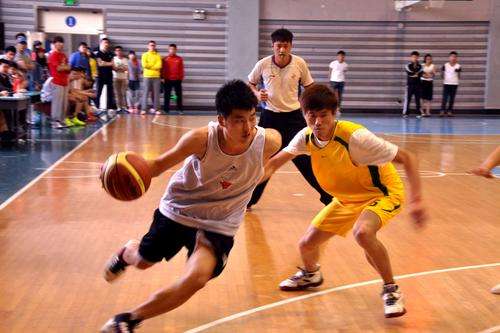 業余籃球愛好者去專業籃球館打球需要考慮到的問題