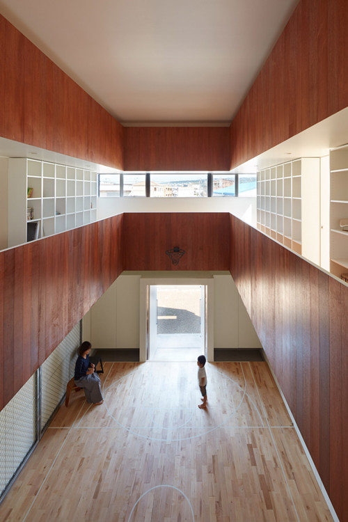 精致簡約！歐氏地板帶您走進日本某家庭自用的籃球場