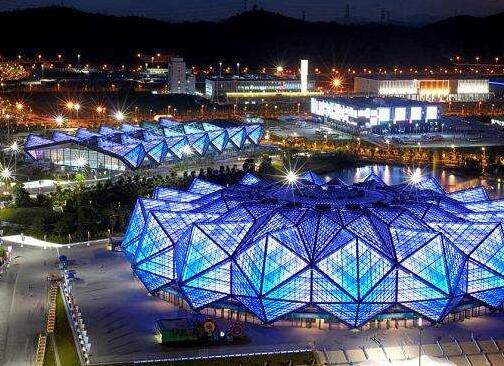 國(guó)內(nèi)10大NBA級(jí)別籃球館之四 深圳龍崗大運(yùn)中心體育館 國(guó)內(nèi)10大NBA級(jí)別籃球館之四 深圳龍崗大運(yùn)中心體育館